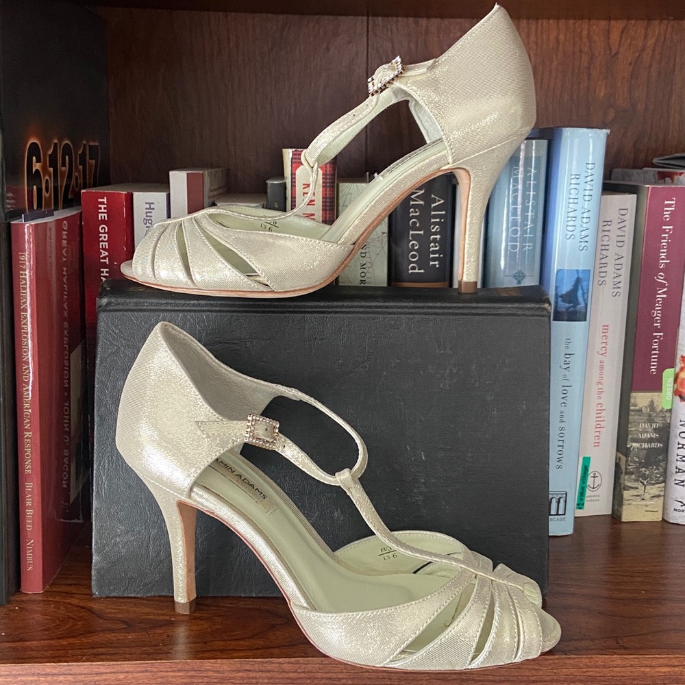 Benjamin Adams London 'Blake' Champagne Leather Formal Wear Heels Women's Size 6